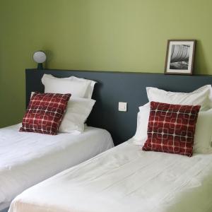 Twin Room with Shower