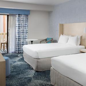 Two Queen Beds with Indoor Balcony Poolview