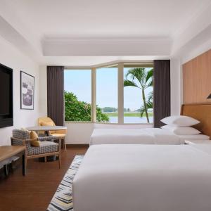 Deluxe Room with Two Double Beds and Runway View