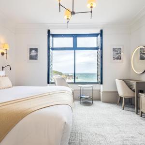 Deluxe Double or Twin Room with Sea View