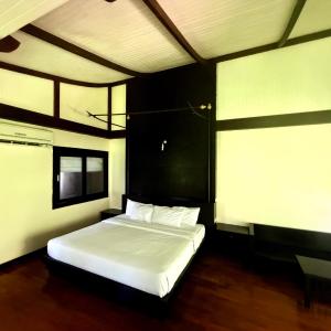 King Room with Mountain View