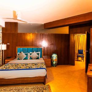 Suite with Pool View