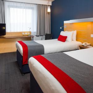 Standard Twin Room with Free Hot Breakfast