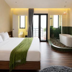 Double Room with Balcony and Sea View