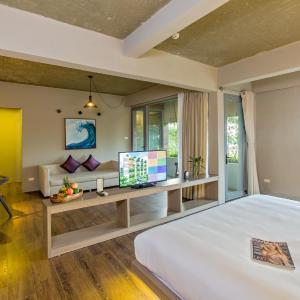 Suite Pool or Garden Double Room