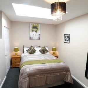Single Room with Shared Bathroom