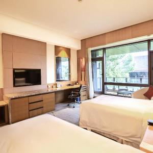 Deluxe Twin Room with Balcony
