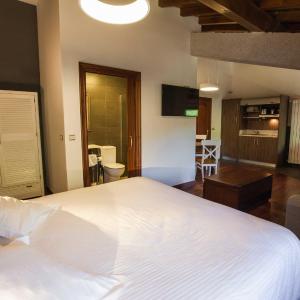 King Room with Spa Bath