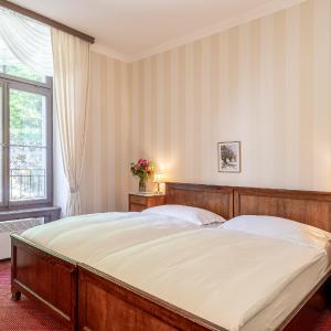 Classic Double Room with Forest View