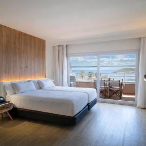 The Beach House Suite Front Sea View