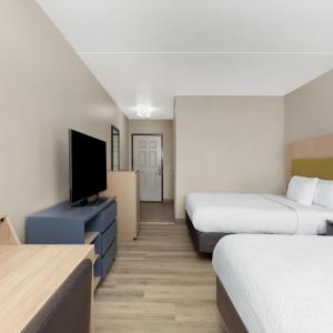 Queen Room with Two Queen Beds - Non-Smoking