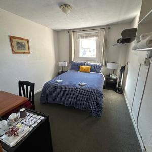 Double Room with Private External Bathroom