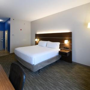 King Room - Mobility Access/Hearing Accessible