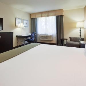 Standard Queen Room - Communications Access