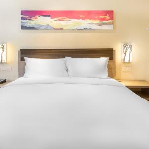 One-Bedroom Suite with Mini-bar