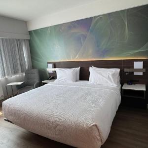 One-Bedroom King Suite
