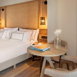 Junior Suite The Level (2 Adults + 2 Children)