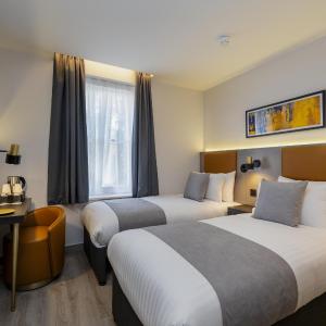 Standard Twin Room with Shower - Non-Smoking