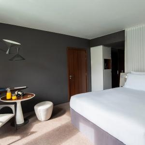 Deluxe King Room with Pool View