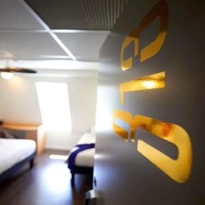 Standard Room with One Double Bed and One Single Bed