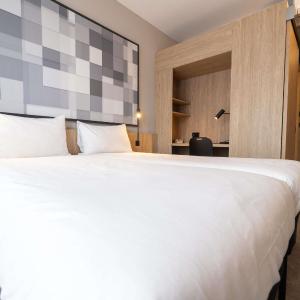 Superior Twin Room with Balcony