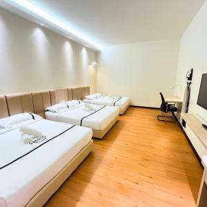 Family Room (6 Adults)