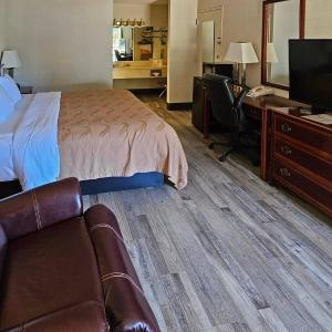 King Room - Non-Smoking