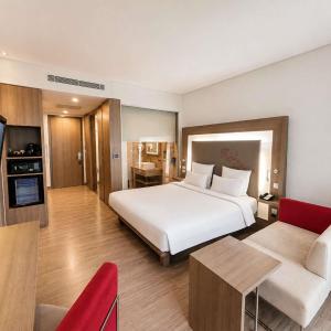 Executive Double Room with Pool Side Access