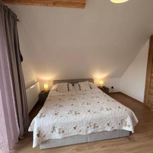 Two-Bedroom Apartment with Mountain View