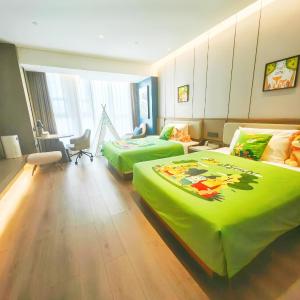 Deluxe Family Room
