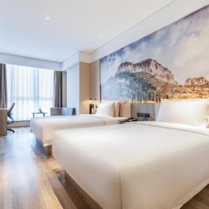 Elegant Twin Room