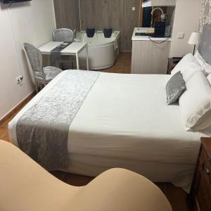 Suite with Hot Tub