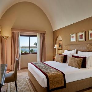 Junior Suite, Queen Bed, Pool or Sea View
