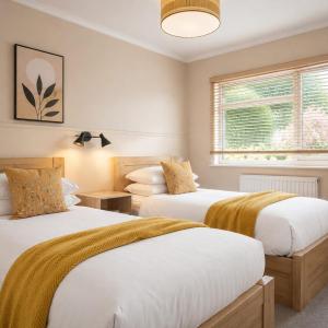 Twin Room with Private Bathroom