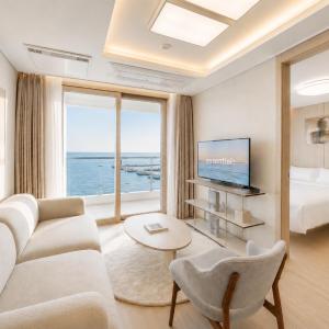 [Limited-time Offer] Suite Ocean View (8F~)