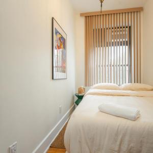 Single Room with Shared Bathroom