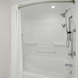 Standard King Room with Accessible Tub - Mobility Access