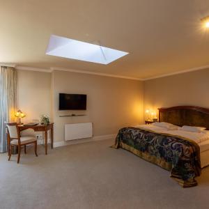 Double Room with Side Sea View