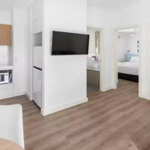Standard 2 Bedroom Cabin - Sleeps 4