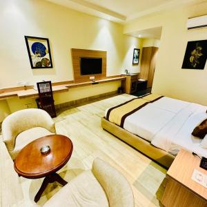 Deluxe Double or Twin Room
