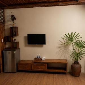 King Room with Pool View