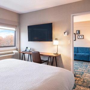 One-Bedroom King Suite with Sofa Bed