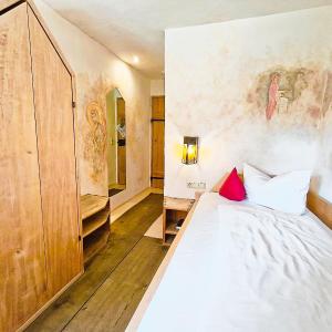 Economy Single Room