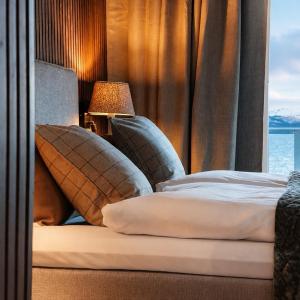 Deluxe Double Room with Balcony and Sea View