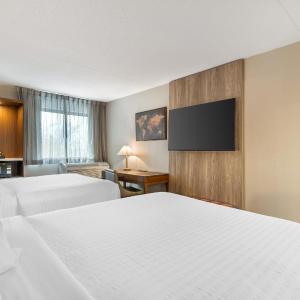 Queen Room with Two Queen Beds - Non-Smoking