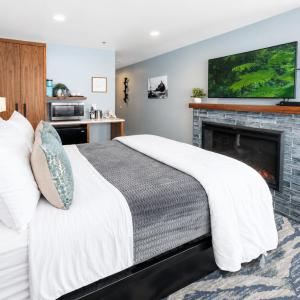 Queen Room with Ocean View- non pet friendly 