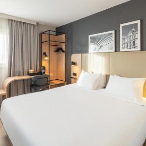 Superior King Room with One King Bed