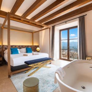 Castle Suite with Balcony