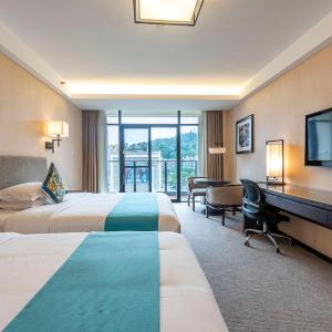 Deluxe Twin Room with Balcony