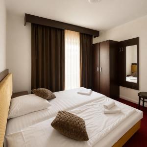 Double Room with Private External Bathroom